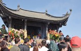 Đông vui lễ hội khai xuân Yên Tử 2019