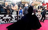 [ẢNH] Chuyện lạ Oscar 2019: Nam tài tử tự tin mặc váy 