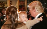 Quý tử 13 tuổi nhà Tổng thống Donald Trump gây bão bên lề hội nghị Mỹ - Triều