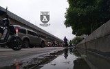 [ẢNH] Hà Nội mưa phùn, người dân di chuyển khó khăn trên hai tuyến đường dự kiến cấm xe máy
