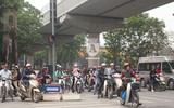 [Ảnh] Những hành vi vượt đèn đỏ, đi ngược chiều… cần xử lý thật nghiêm