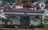 [Ảnh] Công viên Cầu Giấy: Hãi hùng vào nhà vệ sinh công cộng bẩn thỉu