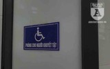 [Ảnh] Công viên Cầu Giấy: Hãi hùng vào nhà vệ sinh công cộng bẩn thỉu
