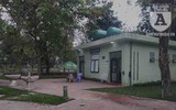[Ảnh] Công viên Cầu Giấy: Hãi hùng vào nhà vệ sinh công cộng bẩn thỉu