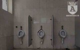 [Ảnh] Công viên Cầu Giấy: Hãi hùng vào nhà vệ sinh công cộng bẩn thỉu