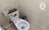 [Ảnh] Công viên Cầu Giấy: Hãi hùng vào nhà vệ sinh công cộng bẩn thỉu