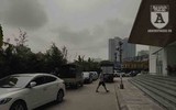 [Ảnh] Ô tô đỗ bừa bãi trong khu chung cư: Tiện việc mình, gây ảnh hưởng cả cộng đồng