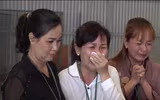 Mẹ ngất lịm, em gái Anh Vũ khóc đau đớn khi đón thi hài anh trai về nước