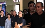 Phản cảm chen lấn, xô đẩy trong đám tang Anh Vũ chỉ để... livestream, quay clip làm Youtube