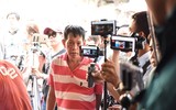 Phản cảm chen lấn, xô đẩy trong đám tang Anh Vũ chỉ để... livestream, quay clip làm Youtube