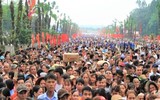 Trời mát, người dân vẫn vật vã di chuyển tại Lễ hội Đền Hùng