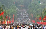 Trời mát, người dân vẫn vật vã di chuyển tại Lễ hội Đền Hùng