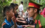 Trời mát, người dân vẫn vật vã di chuyển tại Lễ hội Đền Hùng