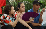Trời mát, người dân vẫn vật vã di chuyển tại Lễ hội Đền Hùng