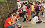 Trời mát, người dân vẫn vật vã di chuyển tại Lễ hội Đền Hùng