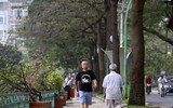 [ẢNH] Ngắm đường phố Hà Nội vắng hoe, yên ả trong ngày Giỗ tổ Hùng Vương