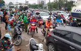 [ẢNH] Dòng người ùn ùn đổ về Hà Nội sau nghỉ lễ Giỗ Tổ Hùng Vương