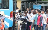 [ẢNH] Dòng người ùn ùn đổ về Hà Nội sau nghỉ lễ Giỗ Tổ Hùng Vương