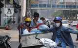 [Ảnh] Đa dạng cách chống nắng của người Hà Nội trong ngày đầu nóng cao điểm