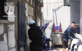 [Ảnh] Người dân Hà Nội chật vật di chuyển, mưu sinh trong cái nắng 40 độ C