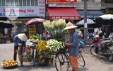 [Ảnh] Người dân Hà Nội chật vật di chuyển, mưu sinh trong cái nắng 40 độ C