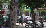 [Ảnh] Người dân Hà Nội chật vật di chuyển, mưu sinh trong cái nắng 40 độ C
