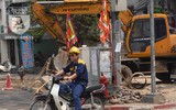 [Ảnh] Đa dạng cách chống nắng của người Hà Nội trong ngày đầu nóng cao điểm