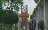 [Ảnh] Những khoảnh khắc bình dị nơi ‘xóm đường tàu’ khi bình minh lên