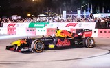 [ẢNH] Mãn nhãn với màn biểu diễn xe đua F1 nóng 