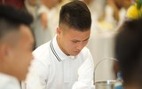 Dàn soái ca áo trắng tuyển Việt Nam gây sốt khi đi dự đám cưới cầu thủ Hùng Dũng