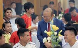 Dàn soái ca áo trắng tuyển Việt Nam gây sốt khi đi dự đám cưới cầu thủ Hùng Dũng