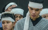 Hai con trai khóc ngất trong đám tang người mẹ lao công bị xe ‘điên’ đâm tử vong