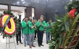 Hai con trai khóc ngất trong đám tang người mẹ lao công bị xe ‘điên’ đâm tử vong