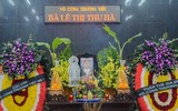 Hai con trai khóc ngất trong đám tang người mẹ lao công bị xe ‘điên’ đâm tử vong