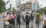[Ảnh] Hà Nội: Tắc đường, cảnh người dân chen chúc nhau về quê trong dịp nghỉ lễ 30-4, 1-5