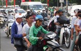 [Ảnh] Hà Nội: Tắc đường, cảnh người dân chen chúc nhau về quê trong dịp nghỉ lễ 30-4, 1-5