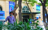 [Ảnh] Hà Nội: Những phận người nhọc nhằn mưu sinh trong dịp nghỉ lễ