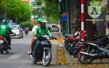 [Ảnh] Hà Nội: Những phận người nhọc nhằn mưu sinh trong dịp nghỉ lễ