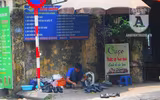 [Ảnh] Hà Nội: Những phận người nhọc nhằn mưu sinh trong dịp nghỉ lễ