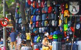 [Ảnh] Hà Nội: Những phận người nhọc nhằn mưu sinh trong dịp nghỉ lễ
