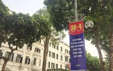 [ẢNH] Cờ đỏ sao vàng, biểu ngữ rợp trời Hà Nội mừng các ngày Lễ lịch sử của đất nước