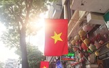 [ẢNH] Cờ đỏ sao vàng, biểu ngữ rợp trời Hà Nội mừng các ngày Lễ lịch sử của đất nước