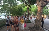 [ẢNH] Phố đi bộ Hồ Gươm tấp nập trong những ngày cuối dịp nghỉ lễ