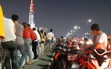 [ẢNH] Mãn nhãn với màn pháo hoa rợp trời tối 30-4 mừng ngày thống nhất