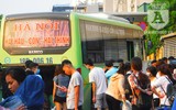 [ẢNH] Người dân chen chúc trở lại Thủ đô