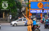 [Ảnh] Những chiến sĩ quên mình trong nắng nóng, đảm bảo an toàn giao thông sau nghỉ lễ