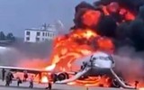 Hiện trường máy bay Superjet bốc cháy ở Moscow, ít nhất 41 người thiệt mạng