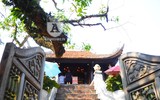 [Ảnh] Dù nắng nóng, hàng nghìn người vẫn đến viếng Lăng Chủ tịch Hồ Chí Minh