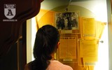 [Ảnh] Dù nắng nóng, hàng nghìn người vẫn đến viếng Lăng Chủ tịch Hồ Chí Minh