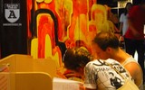 [Ảnh] Dù nắng nóng, hàng nghìn người vẫn đến viếng Lăng Chủ tịch Hồ Chí Minh